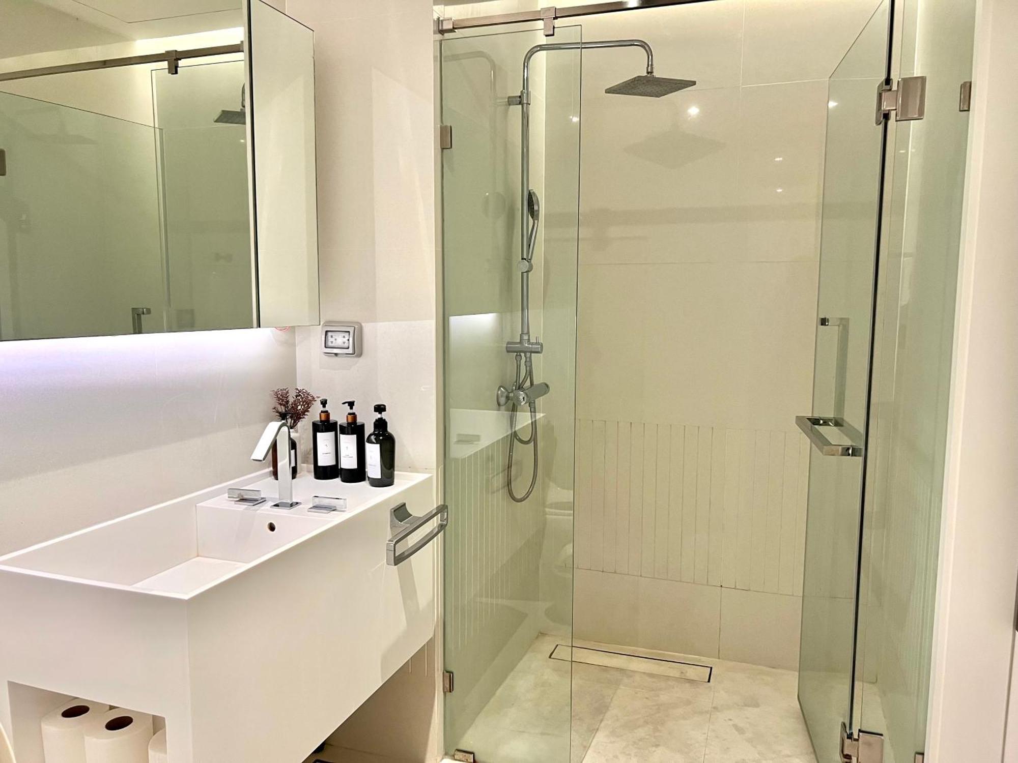 شقة Sukhumvit 11#Luxury#Pool#Gym#Bts Nana&Mrt Sukhumvit#1Br#Max2Ppl بانكوك المظهر الخارجي الصورة
